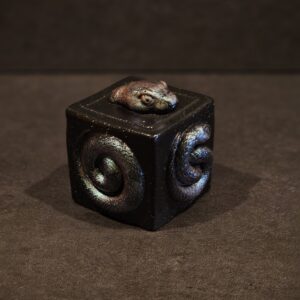 gyvate juoda