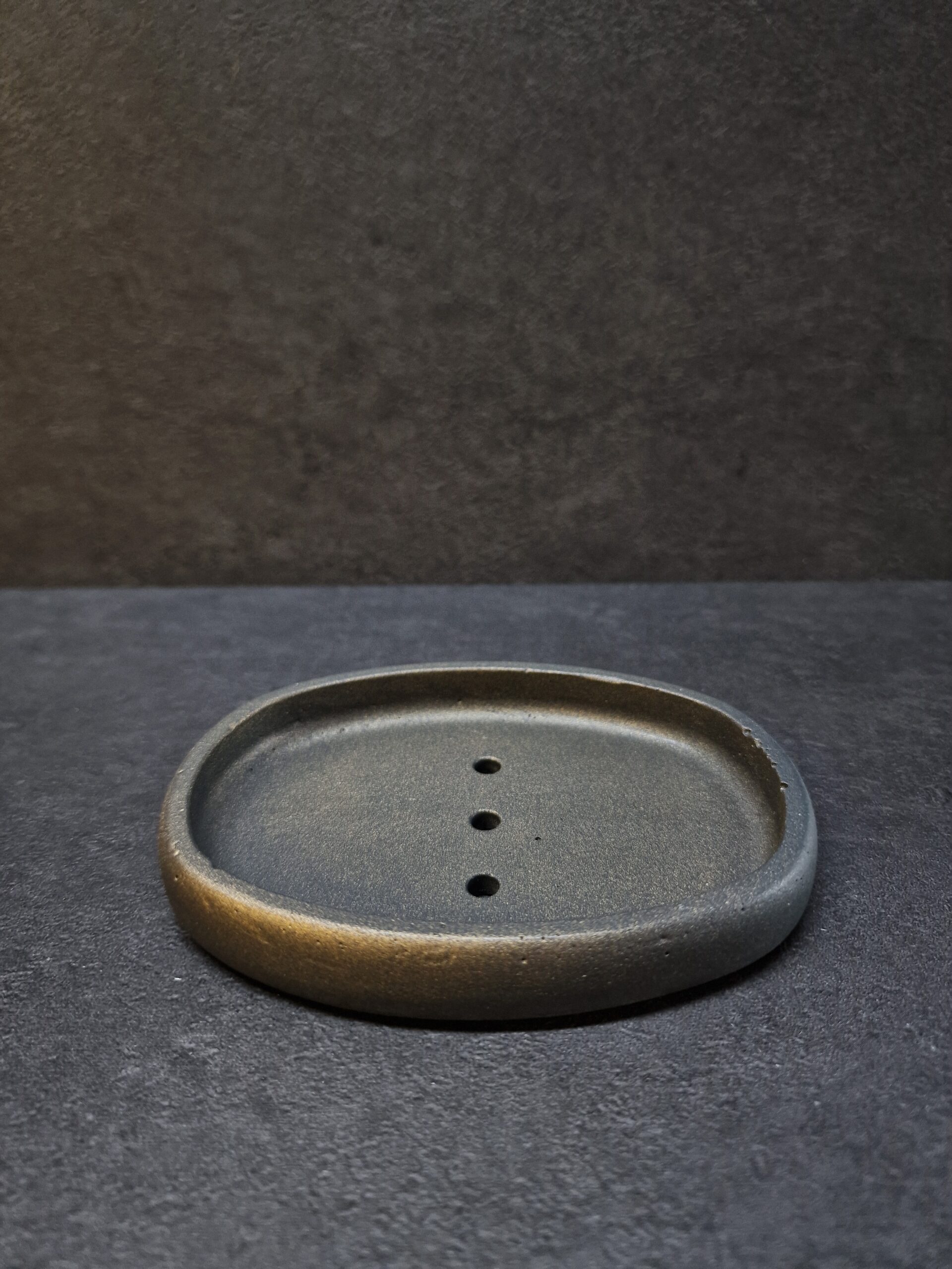 muiline su skylutem juoda auksas