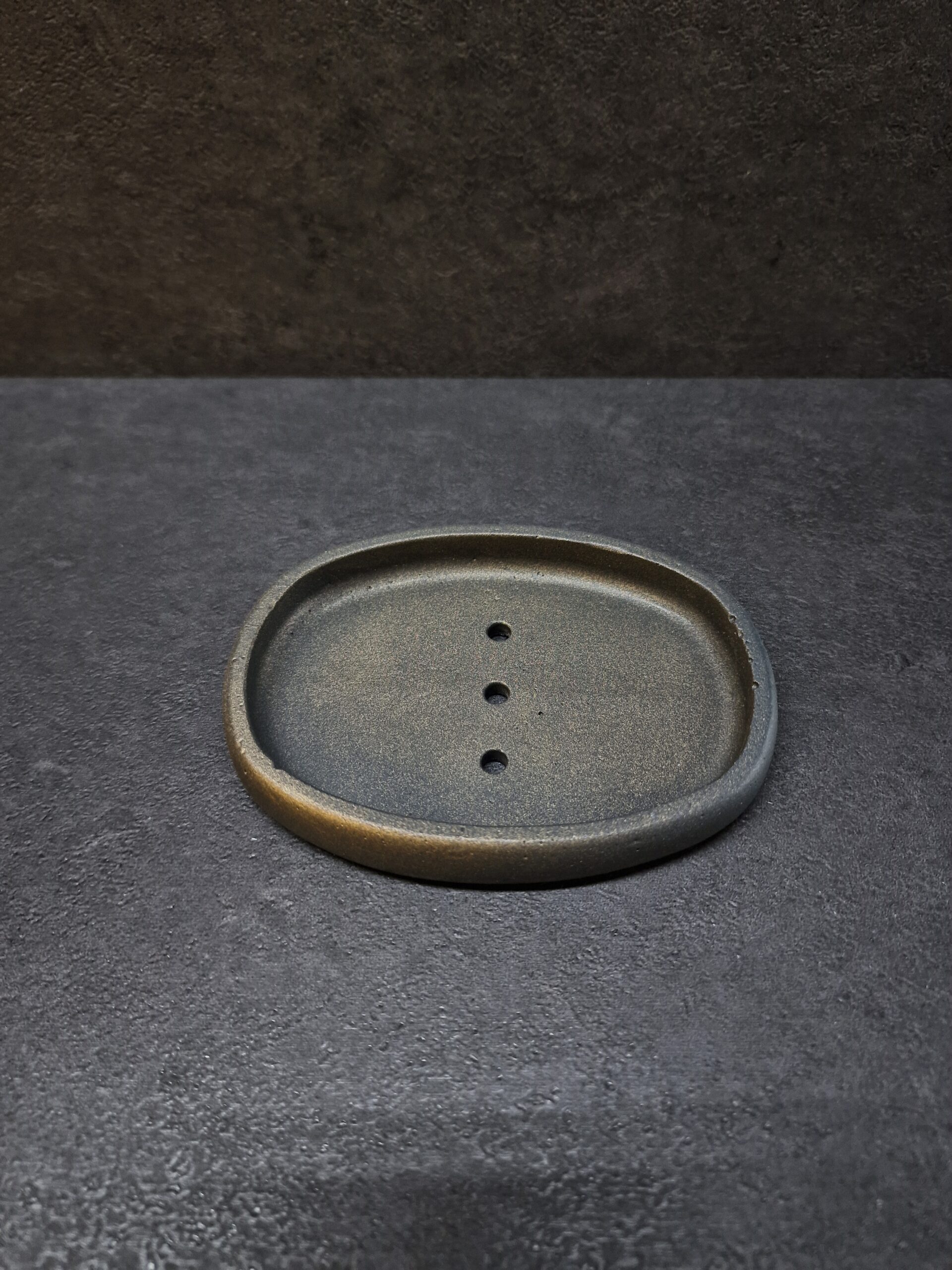 muiline su skylutem juoda auksas