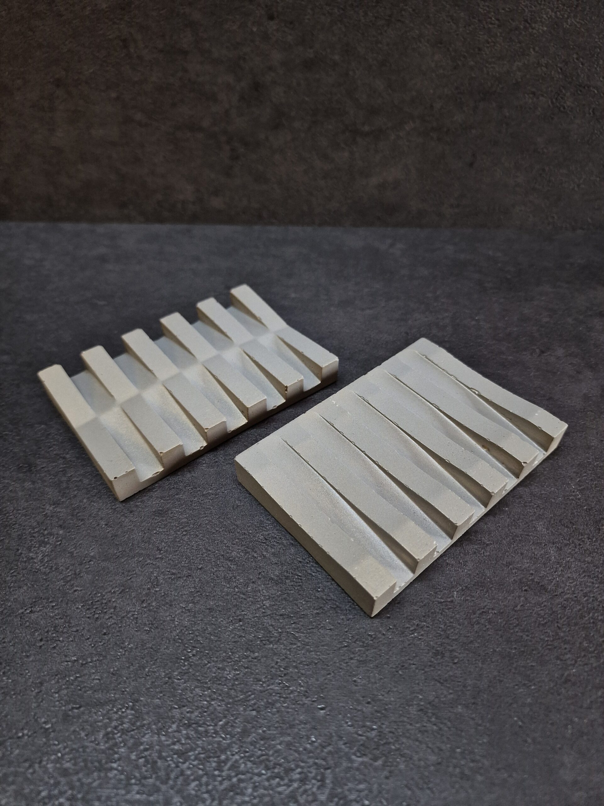 muiline vienas-du pilka auksas