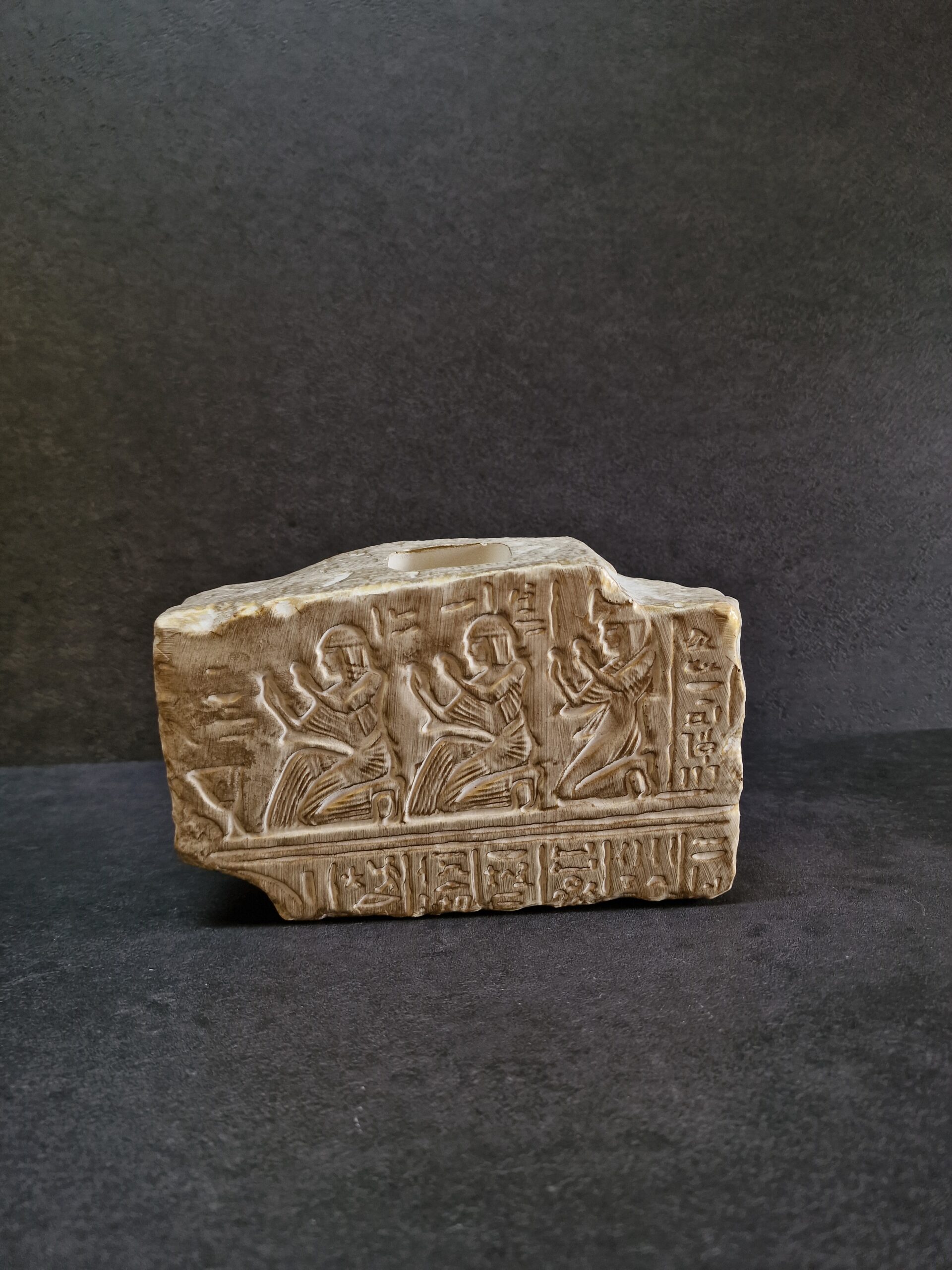 vaza egiptas sendintas auksas