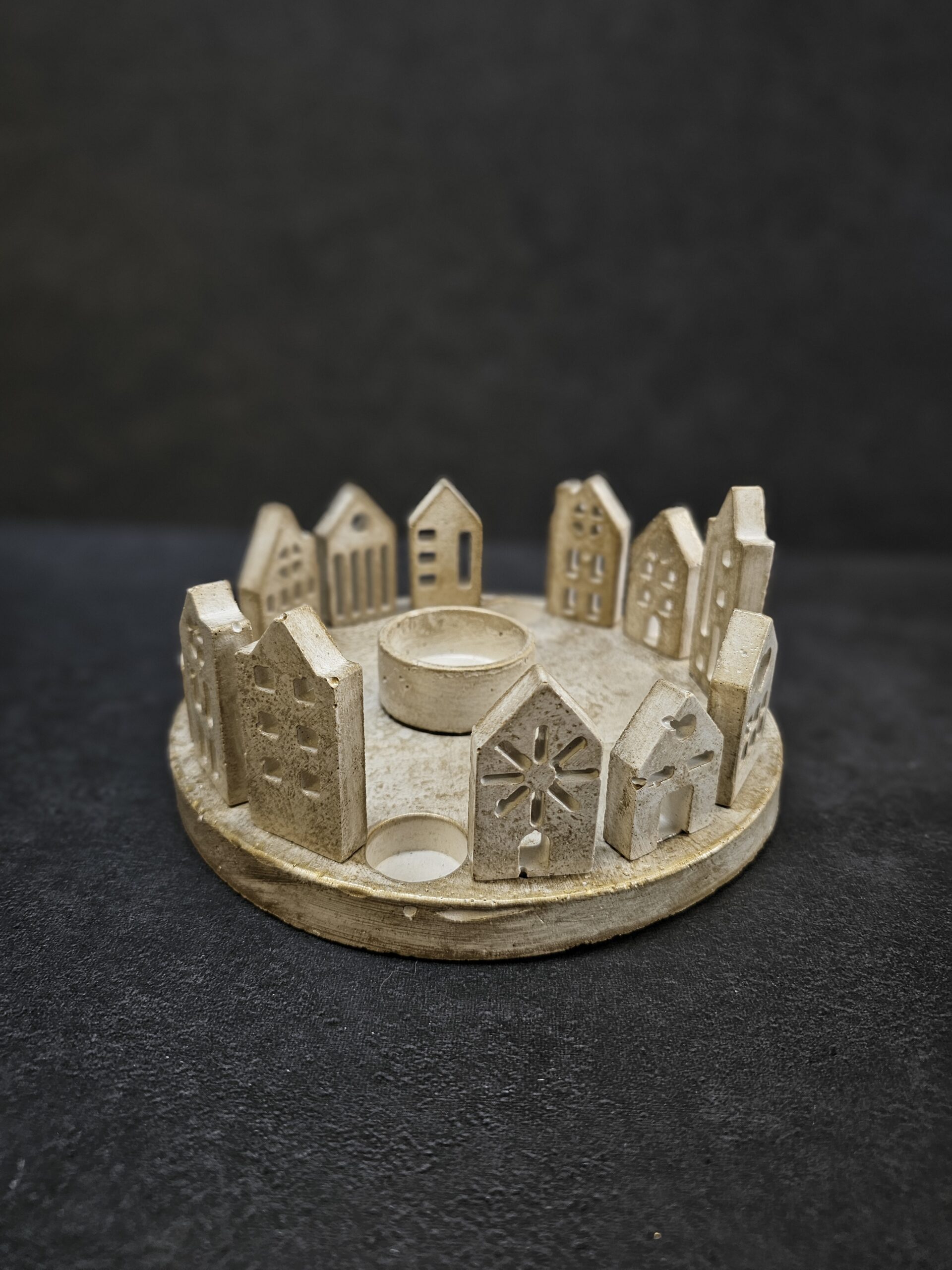 zvakide miestas auksas