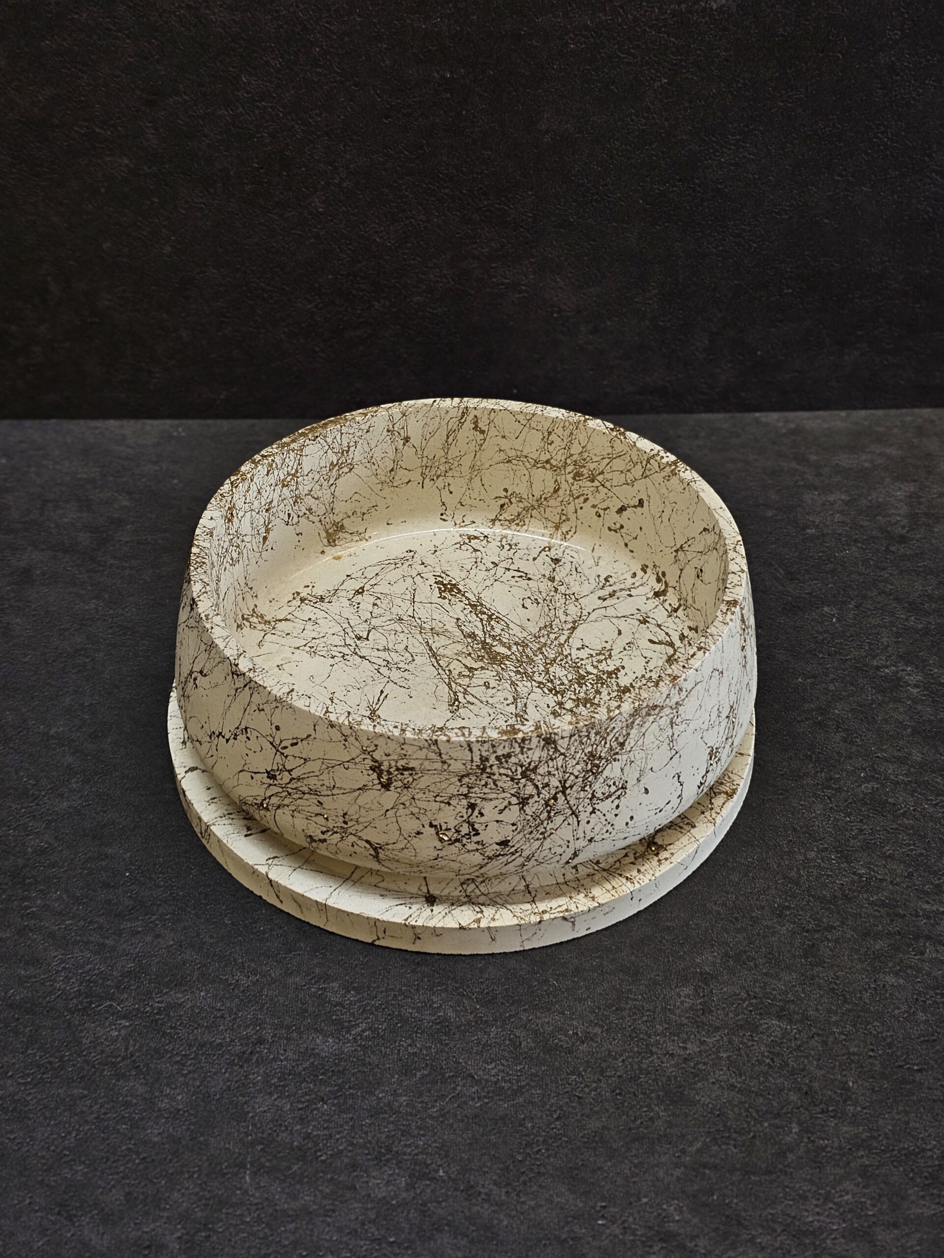 indas su padeklu svisus marmuras 1