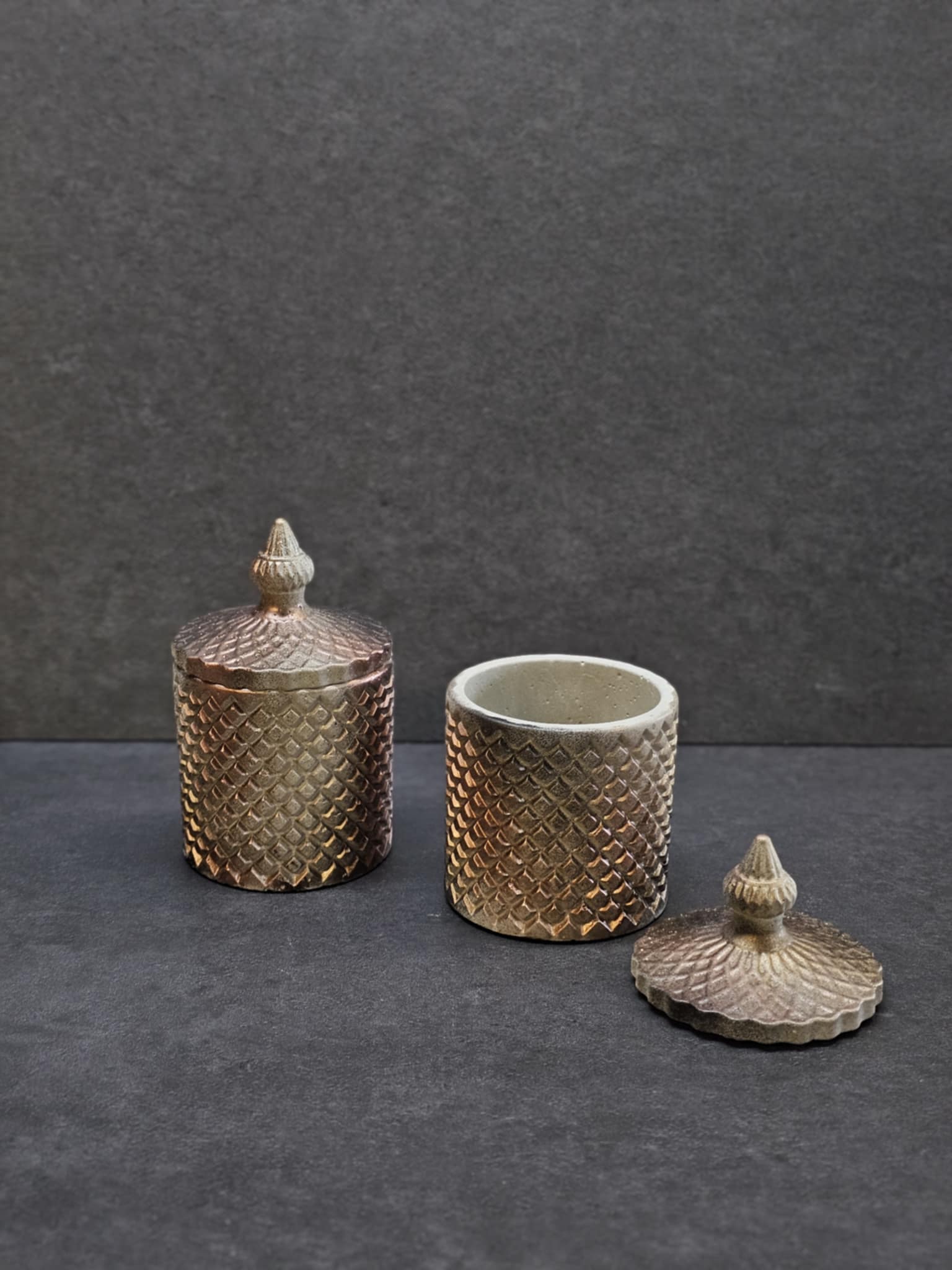 indelis aukstas kvadraciukai juoda-bronza