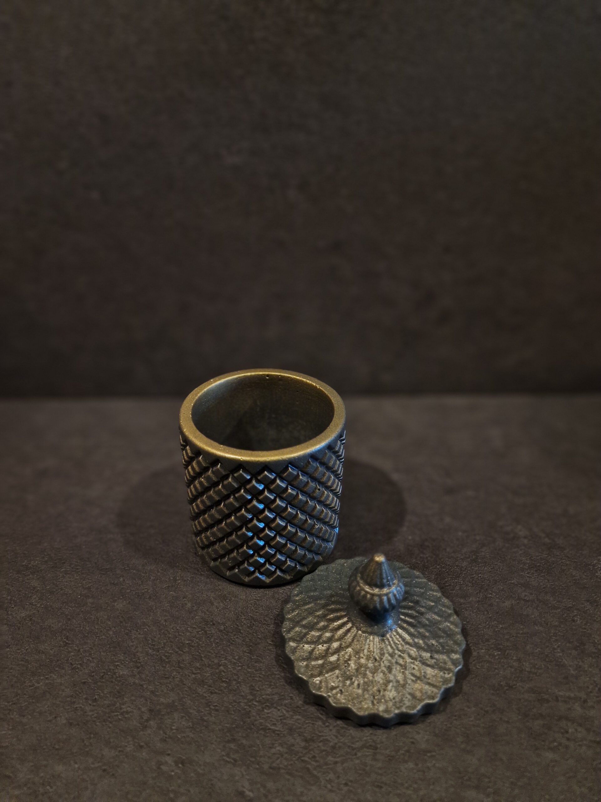 indelis kvadraciukai pilka-auksas