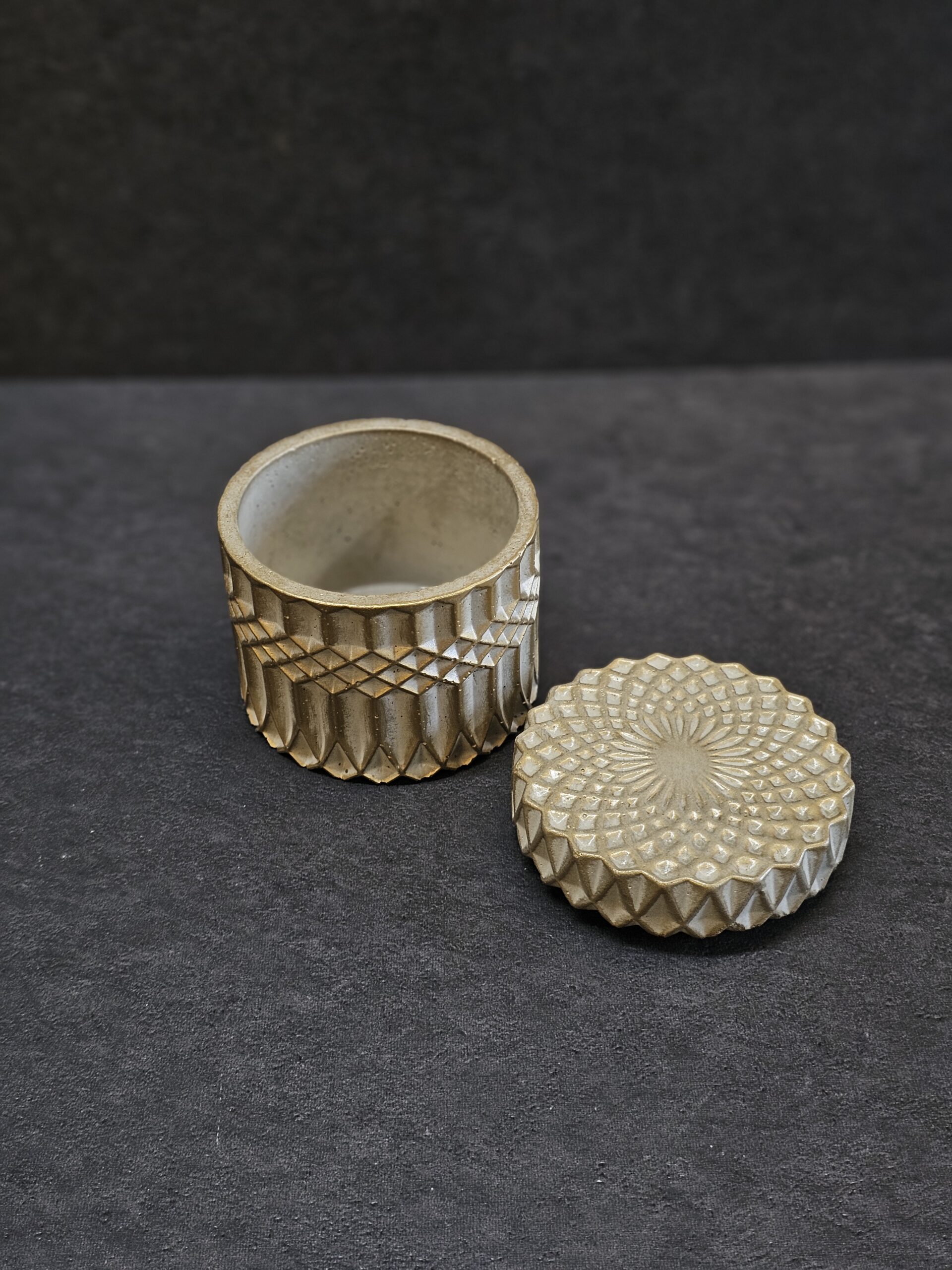 indelis rastuotas sendintas auksas