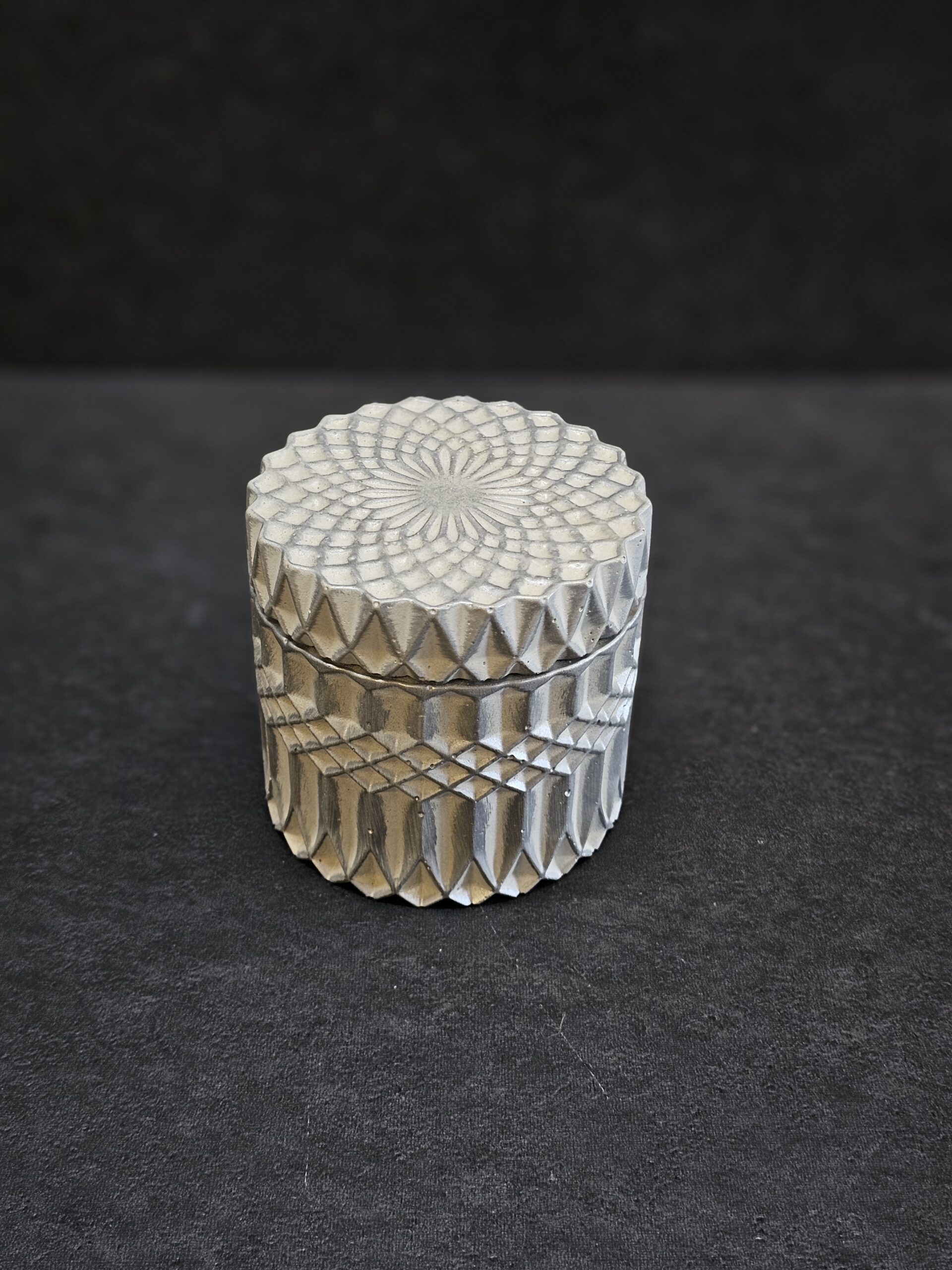 indelis rastuotas sendintas sidabras 1