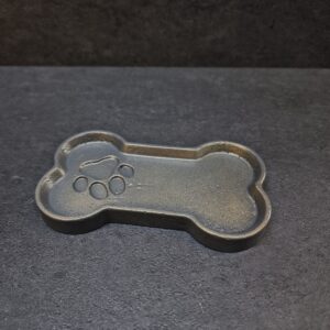 kauliukas tamsus-auksas