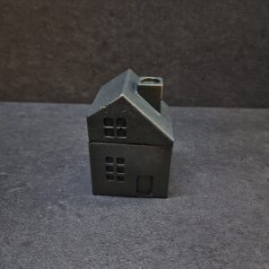 namelis mazas 2 juoda-auksas