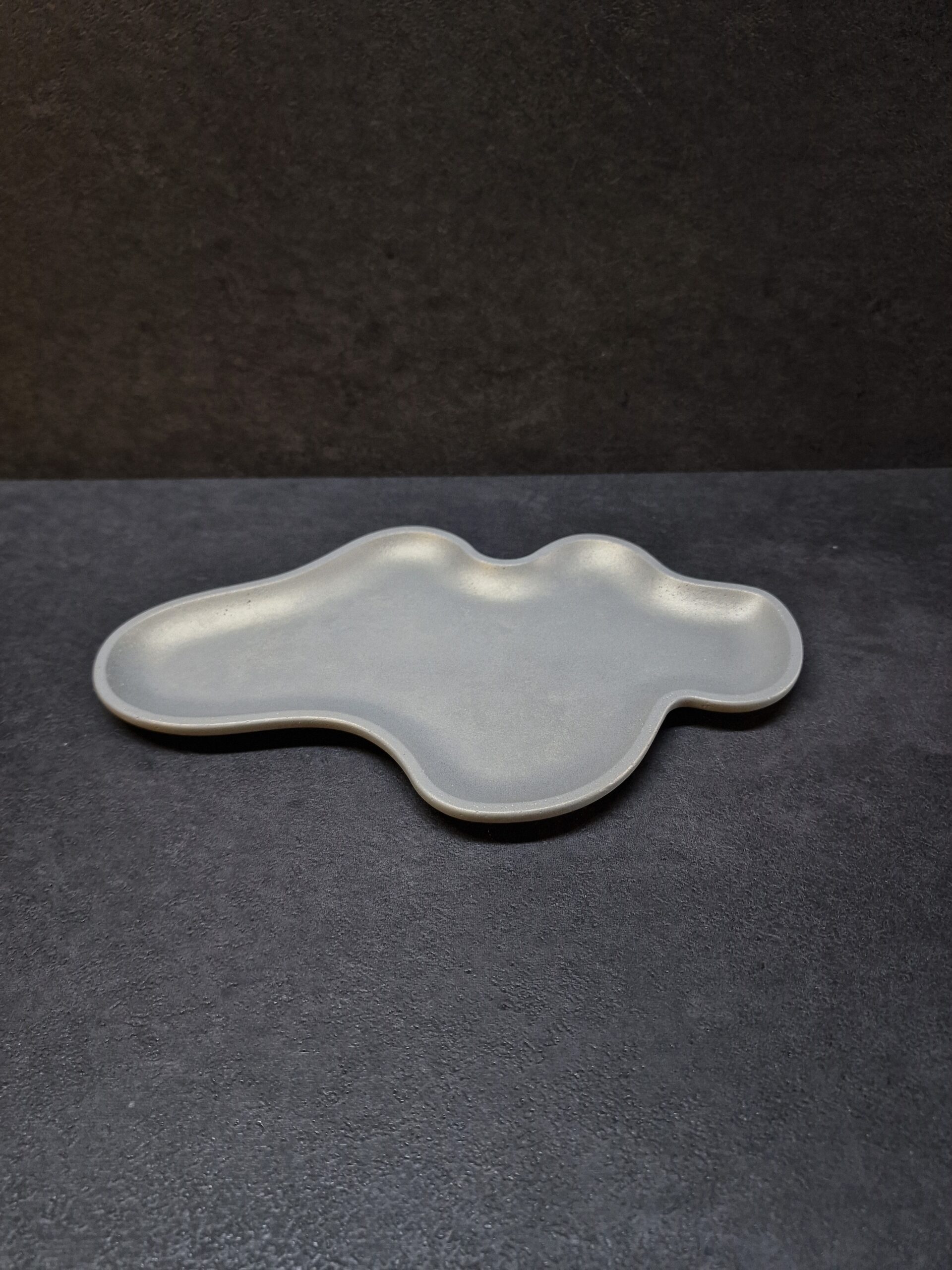 padeklas kringelis pilka auksas1