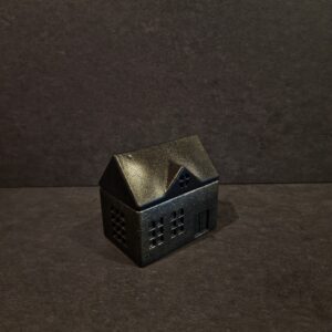 namelis didelis 2 juodas auksas